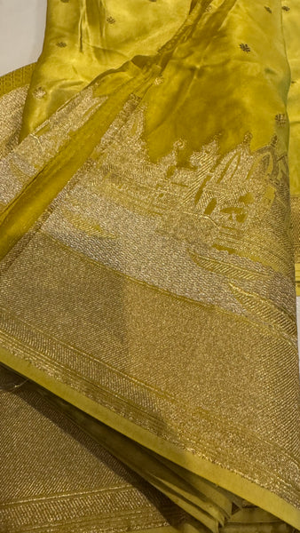 Kashi Elegance – Shade of Yellow and Gold Mashru Silk Banarasi Handloom Saree