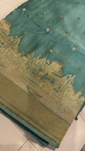 Kashi Elegance – Mint Green and Gold Mashru Silk Banarasi Handloom Saree