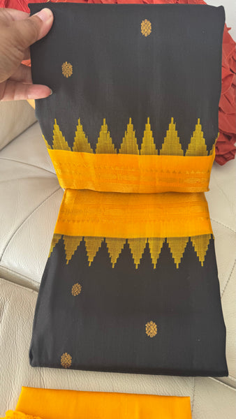 Black and Gold Pure Silk Handloom Gadwal Saree