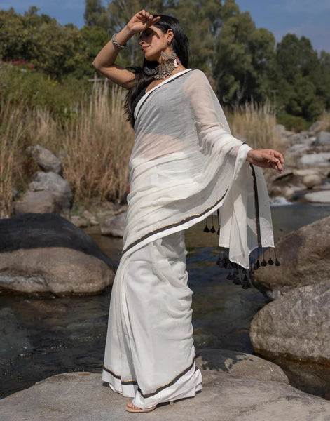 Soft Mul Cotton White Saree With Tassels