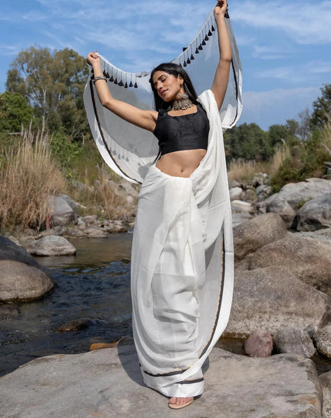 Soft Mul Cotton White Saree With Tassels