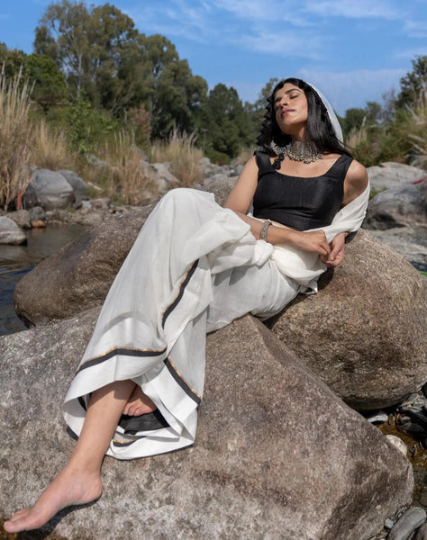 Soft Mul Cotton White Saree With Tassels