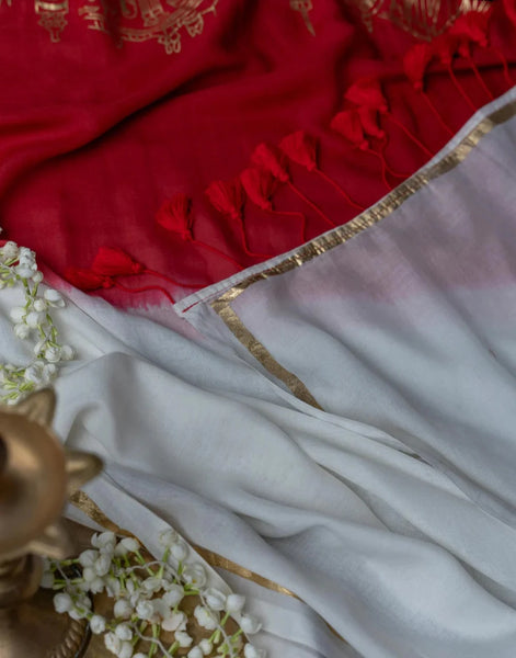 White And Red Mulmul Cotton Saree With Foil Printed Border