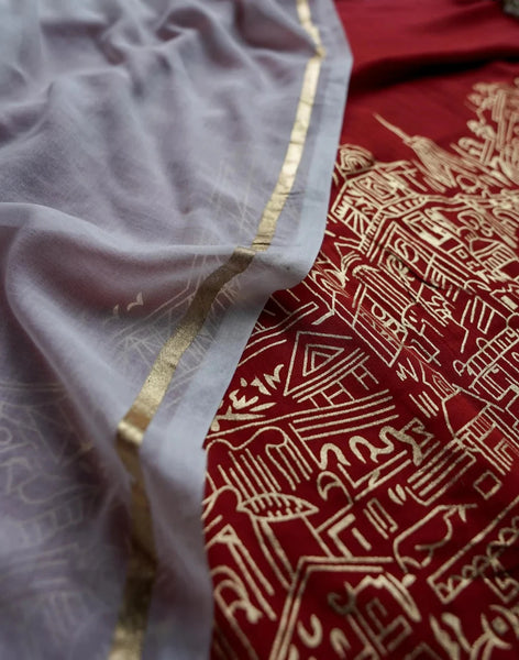 White And Red Mulmul Cotton Saree With Foil Printed Border