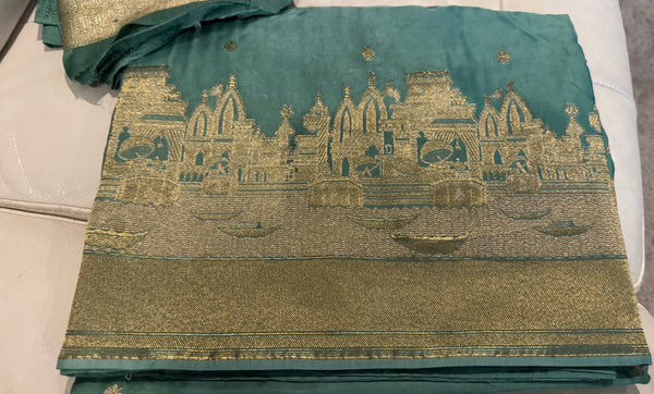 Kashi Elegance – Mint Green and Gold Mashru Silk Banarasi Handloom Saree