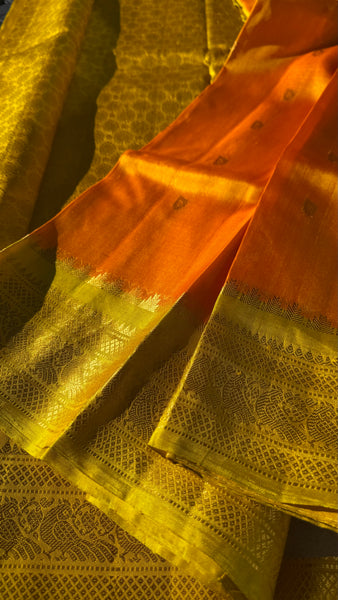 Iridescent Orange and Yellowish Lime Pure Silk Handloom Gadwal Saree