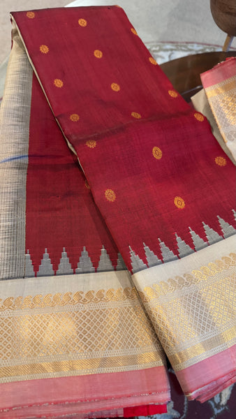 Deep Maroon and Gold Dual Tone Pure Silk Handloom Gadwal Saree