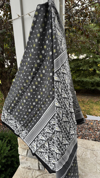 Grey Tant Jamdani Saree Without Blouse Piece
