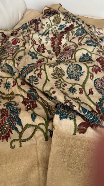 Beige Soft Silk Saree with Bold Kalamkari Motifs