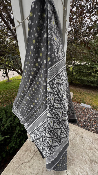 Grey Tant Jamdani Saree Without Blouse Piece