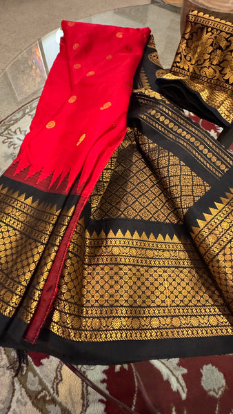 Red, Black, and Gold Dual Tone Pure Silk Handloom Gadwal Saree