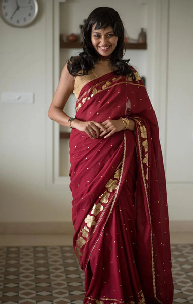 Dark Red Mul Cotton Floral Print Taant Saree With Lace