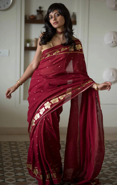 Dark Red Mul Cotton Floral Print Taant Saree With Lace
