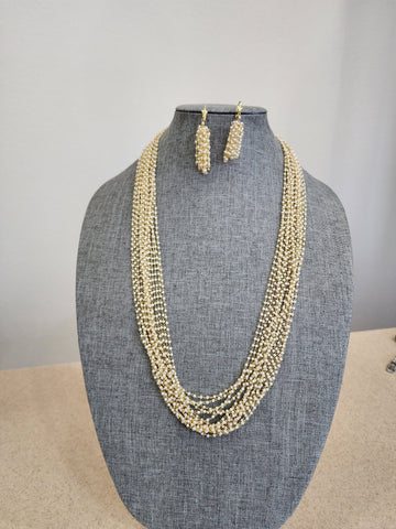 Multilayer pearl necklace set