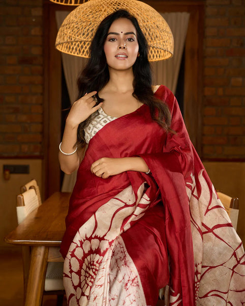 Agamoni Durga Puja Collection Red & Off White Batik Saree