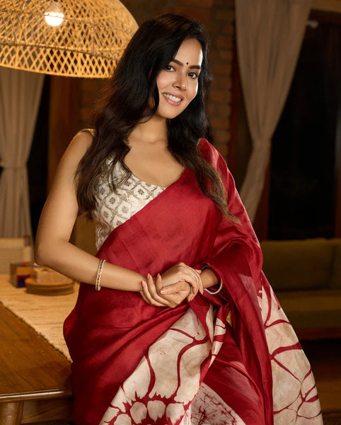 Agamoni Durga Puja Collection Red & Off White Batik Saree