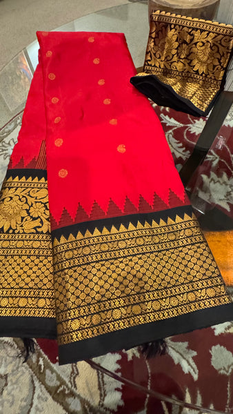 Red, Black, and Gold Dual Tone Pure Silk Handloom Gadwal Saree