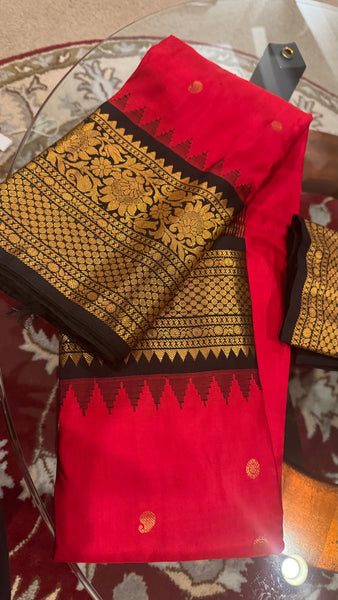 Red, Black, and Gold Dual Tone Pure Silk Handloom Gadwal Saree