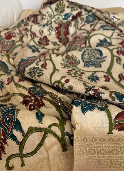 Beige Soft Silk Saree with Bold Kalamkari Motifs