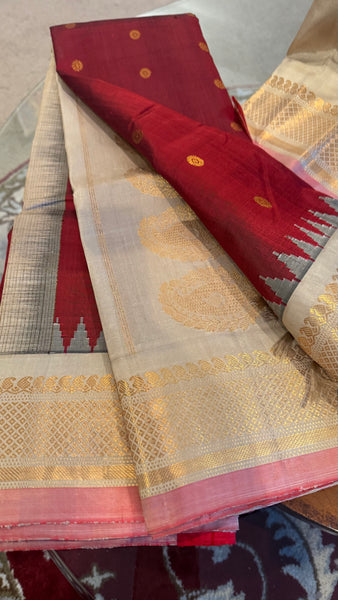 Deep Maroon and Gold Dual Tone Pure Silk Handloom Gadwal Saree