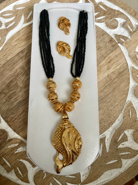 Conch Citigold Black Mangalsutra Gold Plated Necklace with Earrings