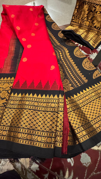 Red, Black, and Gold Dual Tone Pure Silk Handloom Gadwal Saree