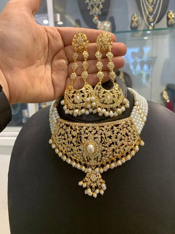 Gold PlatedJaddau Necklace Set with White Pearls & Matching Earrings