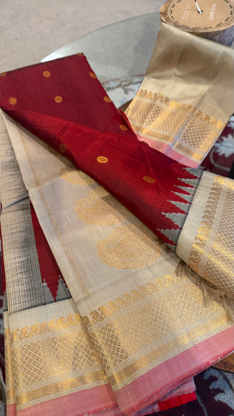 Deep Maroon and Gold Dual Tone Pure Silk Handloom Gadwal Saree