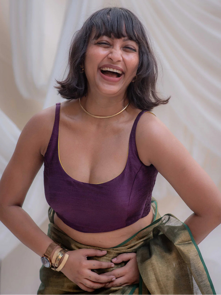 Reversible sleeveless padded U-neck blouse in plain purple and green buti viscose with stretchable versatile blouse