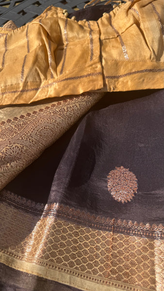 Midnight Magic: Handwoven Black Kora Silk Banarasi Saree