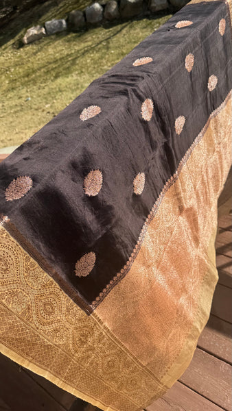 Midnight Magic: Handwoven Black Kora Silk Banarasi Saree