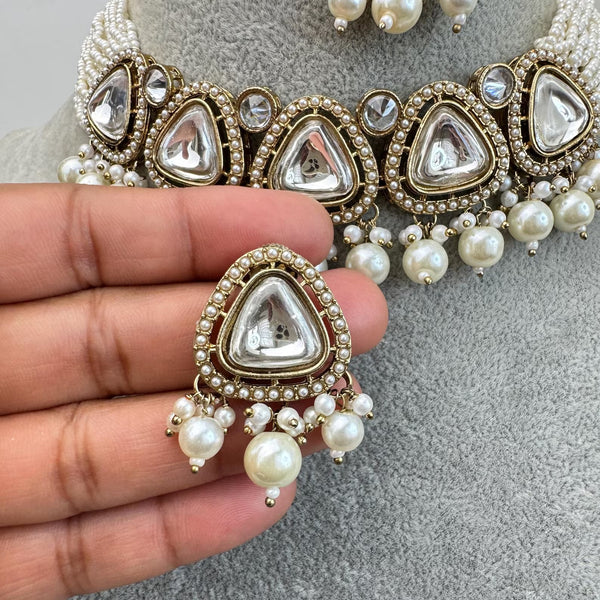 White Pearl Choker necklace