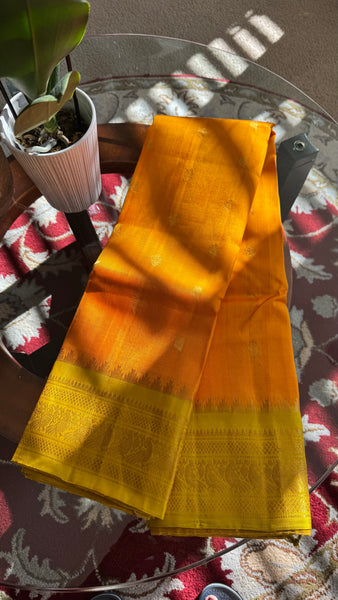 Iridescent Orange and Yellowish Lime Pure Silk Handloom Gadwal Saree