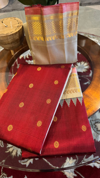 Deep Maroon and Gold Dual Tone Pure Silk Handloom Gadwal Saree