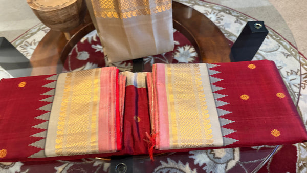 Deep Maroon and Gold Dual Tone Pure Silk Handloom Gadwal Saree