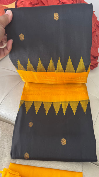 Black and Gold Pure Silk Handloom Gadwal Saree