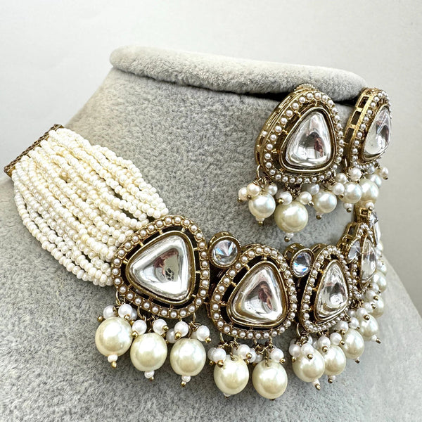 White Pearl Choker necklace