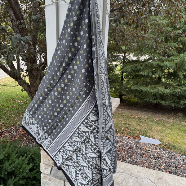 Grey Tant Jamdani Saree Without Blouse Piece