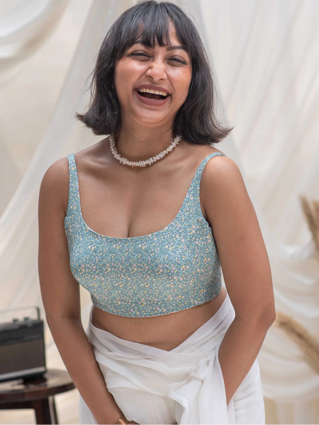 Reversible sleeveless padded U-neck blouse in plain gold cotton silk and striped grey-white cotton with stretchable versatile blouse