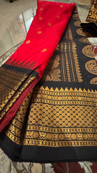 Red, Black, and Gold Dual Tone Pure Silk Handloom Gadwal Saree