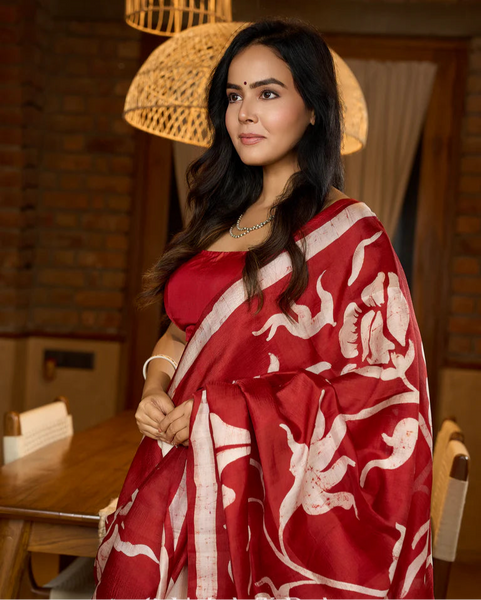 Agamoni Durga Puja Collection Red & Off White Batik Saree