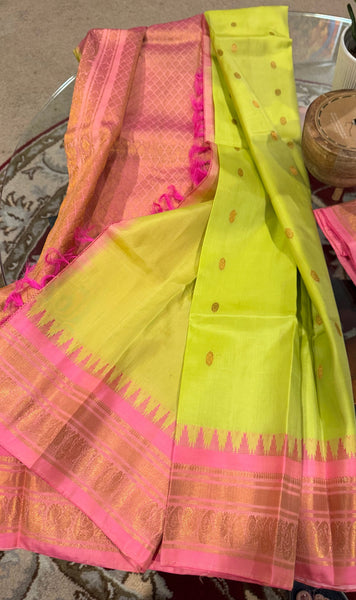 Mint Pistachio Green and Pink Pure Silk Handloom Gadwal Saree