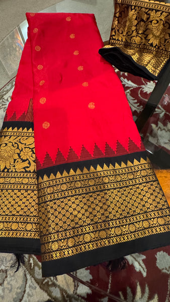 Red, Black, and Gold Dual Tone Pure Silk Handloom Gadwal Saree
