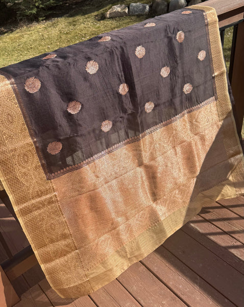 Midnight Magic: Handwoven Black Kora Silk Banarasi Saree