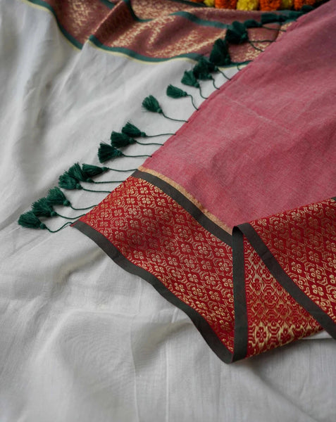 White Color Beautiful Hariyali Banno Saree Crafted From Soft Cotton-Acrylic Fabric