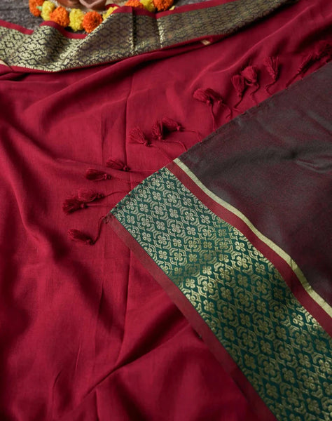 Maroon Stunning Laal Bel Saree Made Of Soft Cotton-Acrylic Fabric