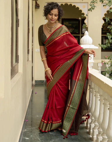 Maroon Stunning Laal Bel Saree Made Of Soft Cotton-Acrylic Fabric