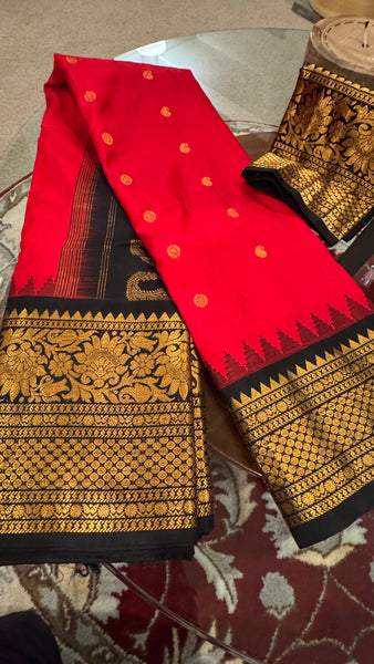 Red, Black, and Gold Dual Tone Pure Silk Handloom Gadwal Saree