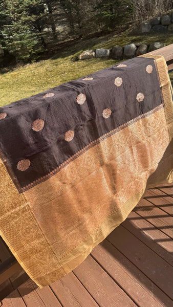 Midnight Magic: Handwoven Black Kora Silk Banarasi Saree