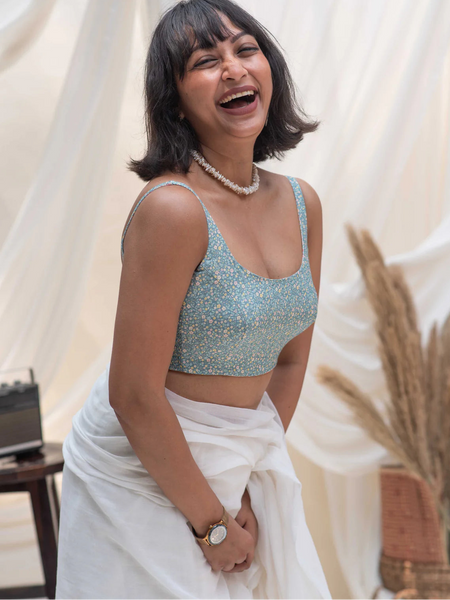 Reversible sleeveless padded U-neck blouse in plain gold cotton silk and striped grey-white cotton with stretchable versatile blouse